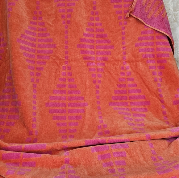 *John Robshaw Beach Towel - Picture 10 of 13